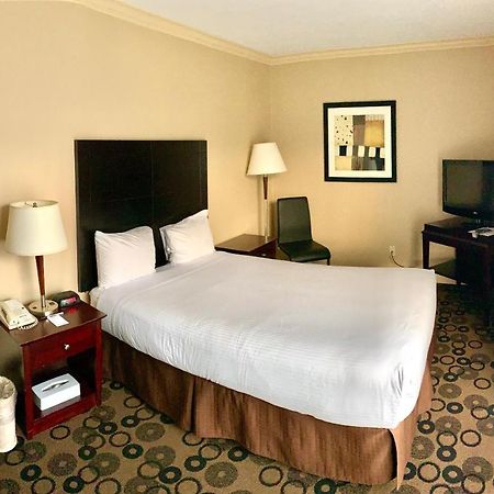 Park Inn & Suites By Radisson Ванкувър Екстериор снимка