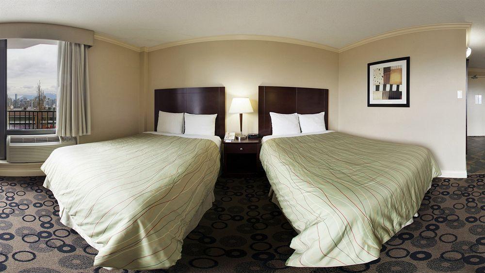 Park Inn & Suites By Radisson Ванкувър Екстериор снимка
