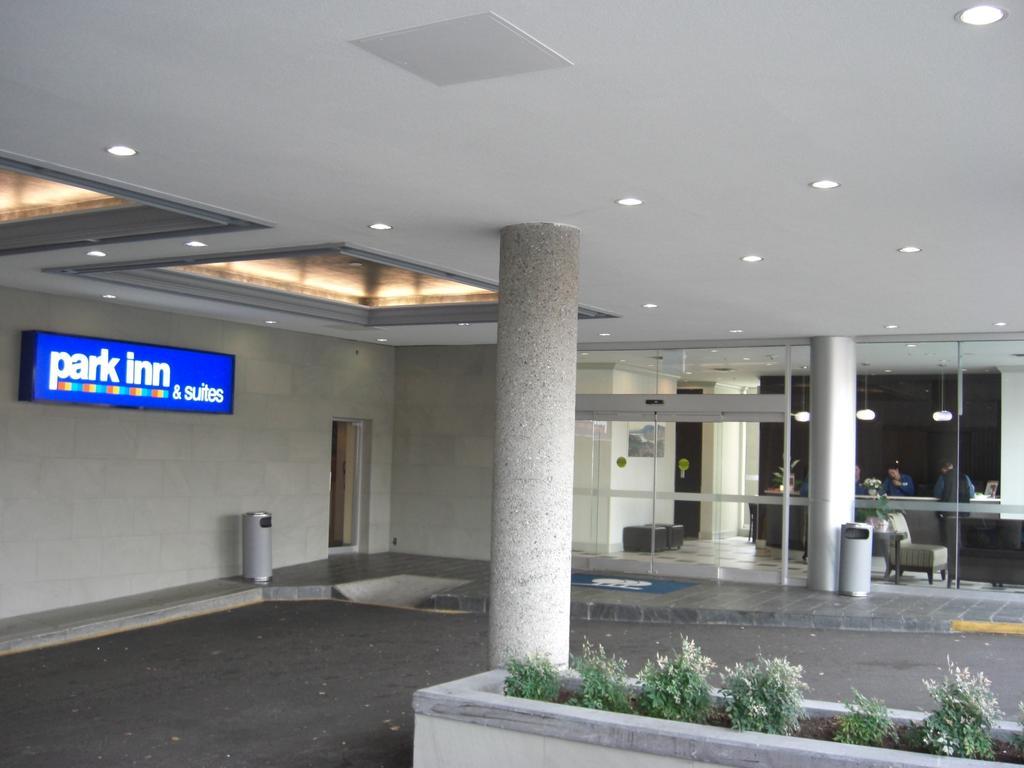 Park Inn & Suites By Radisson Ванкувър Екстериор снимка