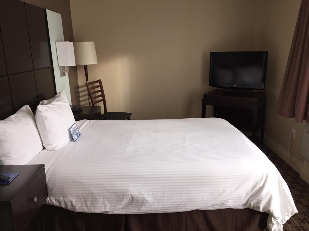 Park Inn & Suites By Radisson Ванкувър Екстериор снимка