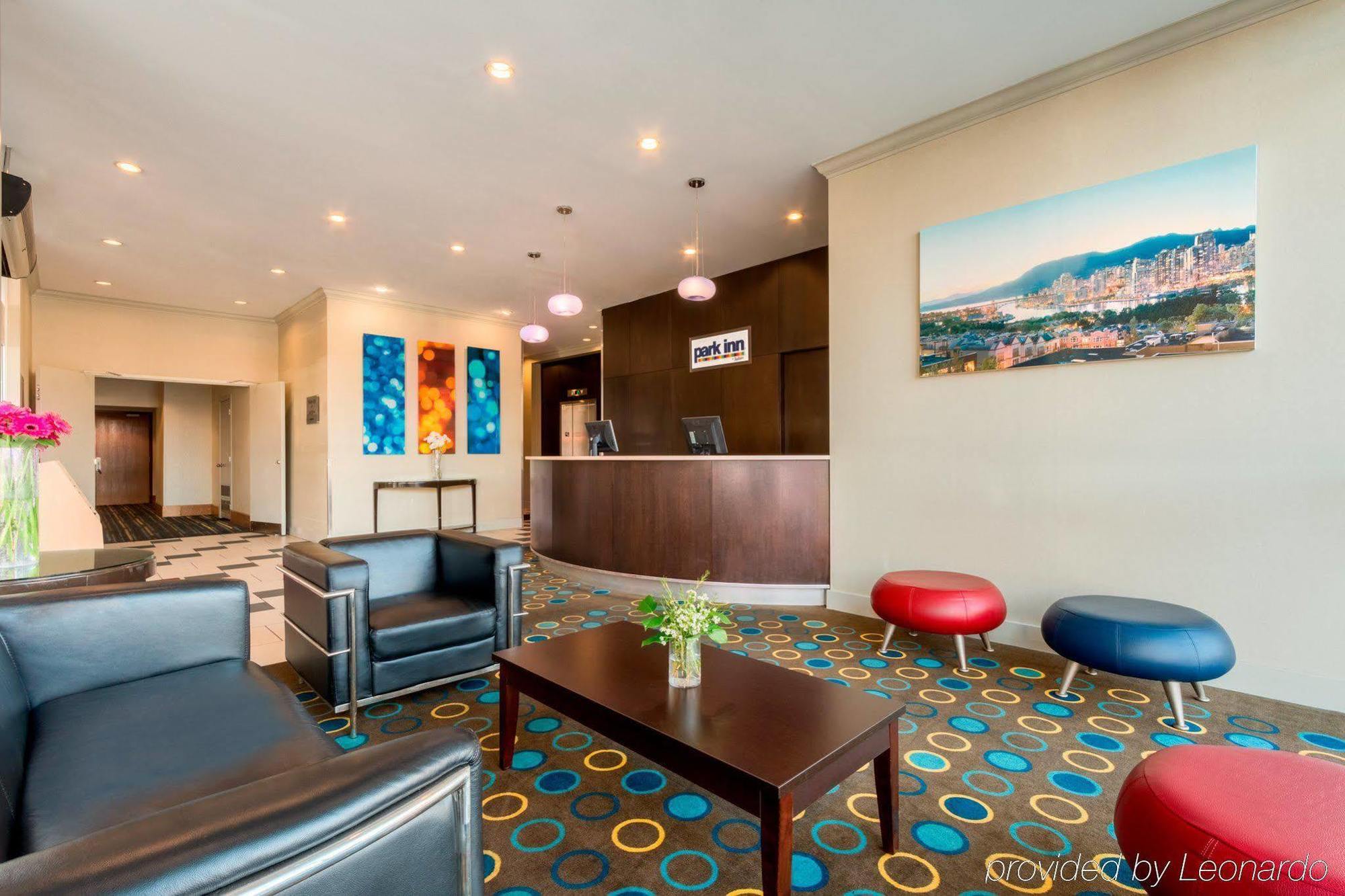 Park Inn & Suites By Radisson Ванкувър Екстериор снимка
