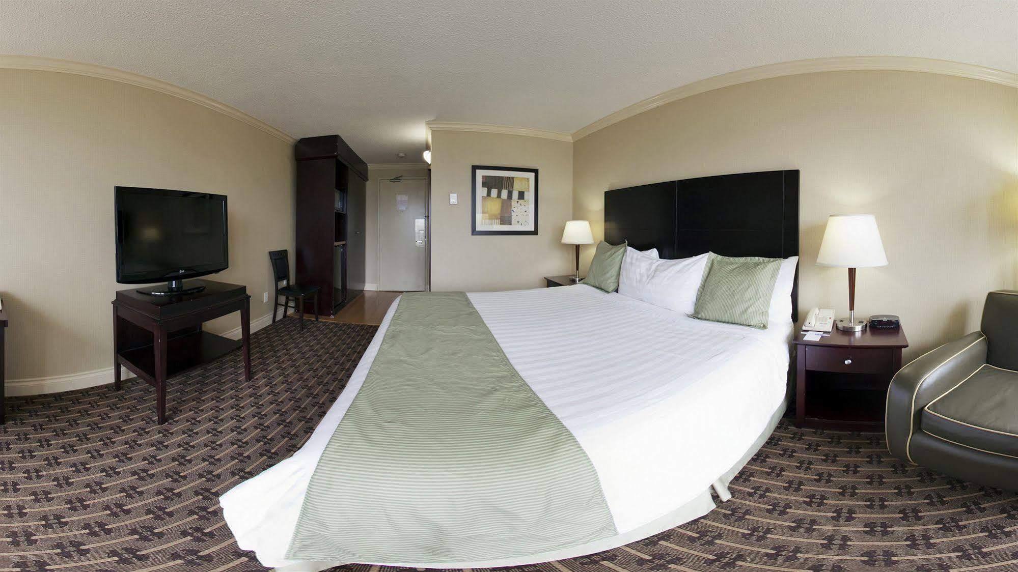 Park Inn & Suites By Radisson Ванкувър Екстериор снимка
