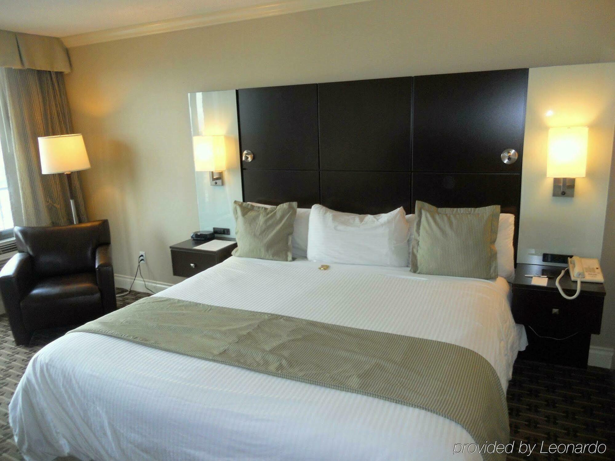 Park Inn & Suites By Radisson Ванкувър Екстериор снимка