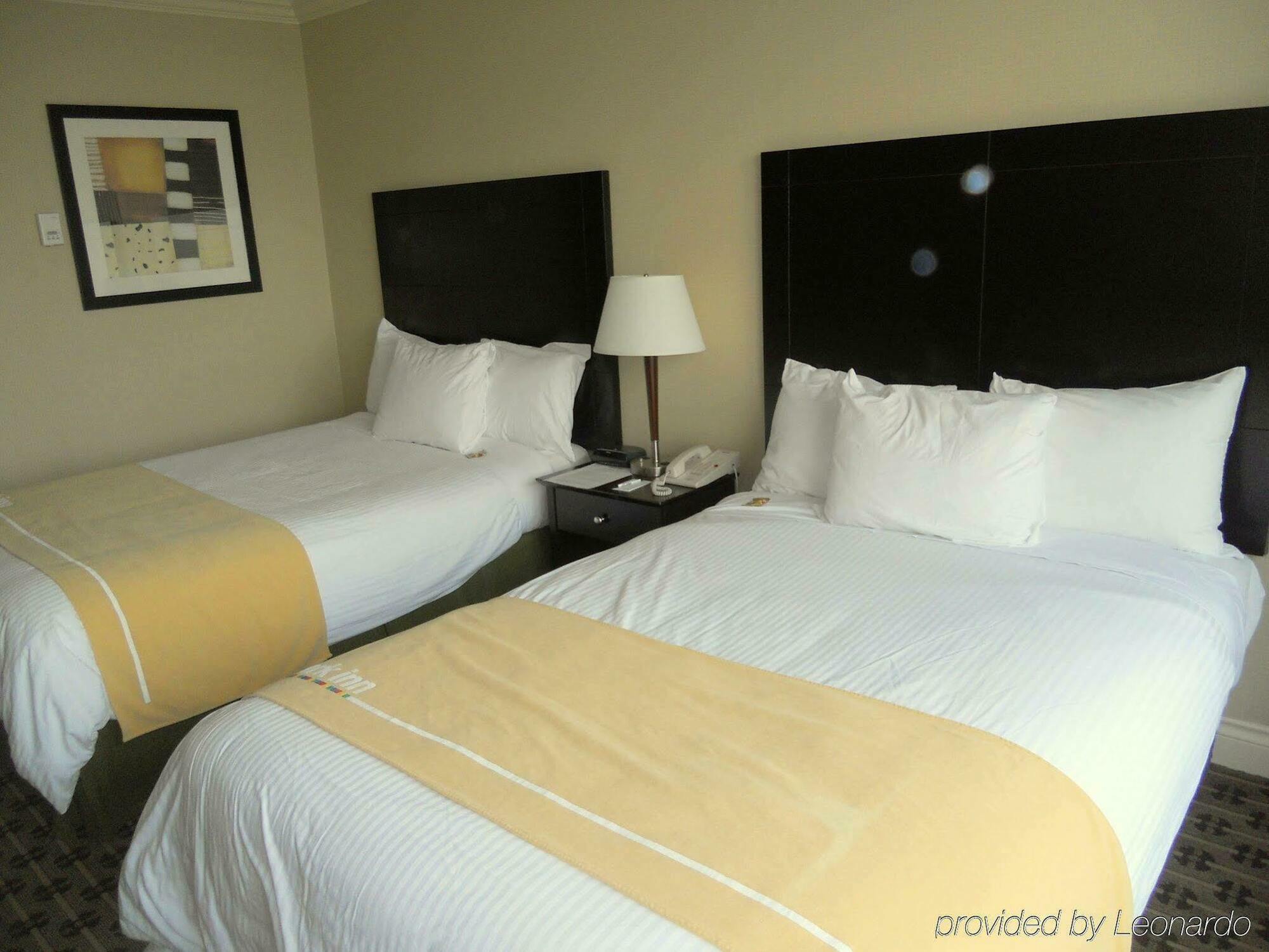 Park Inn & Suites By Radisson Ванкувър Екстериор снимка