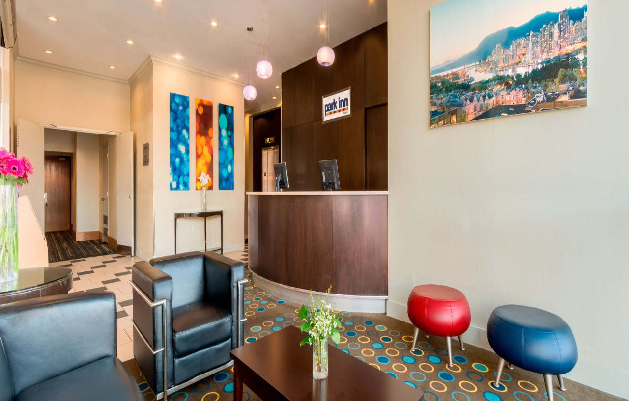 Park Inn & Suites By Radisson Ванкувър Екстериор снимка