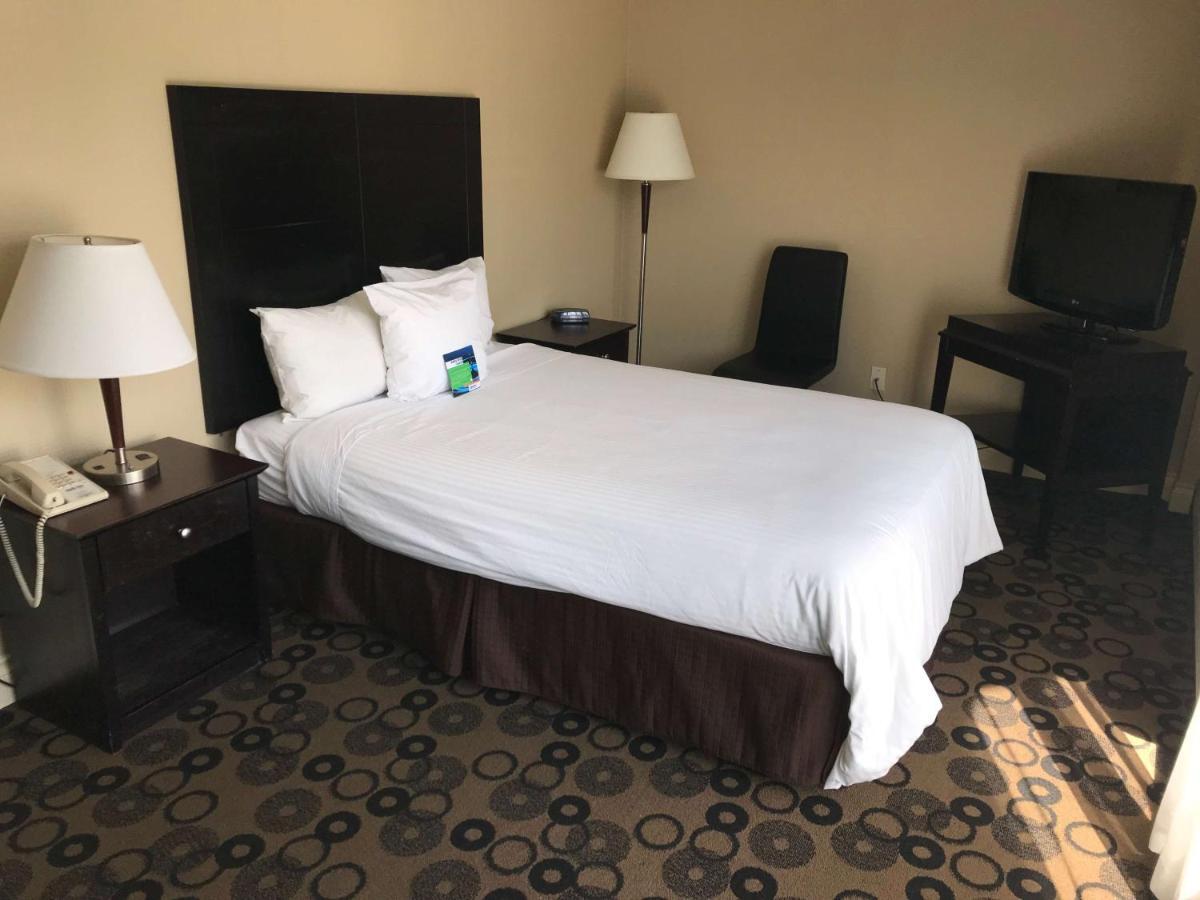 Park Inn & Suites By Radisson Ванкувър Екстериор снимка